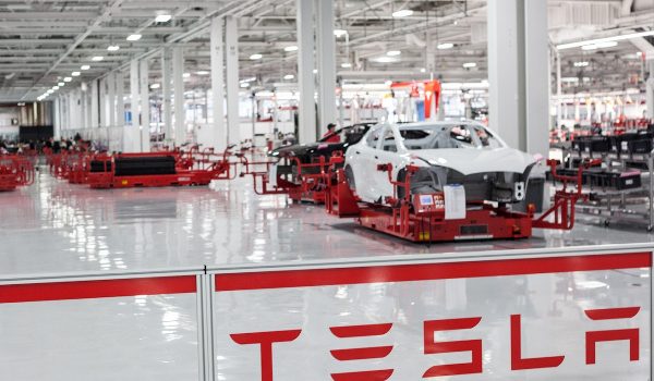 Tesla dans le futur : camion, pick up et minibus